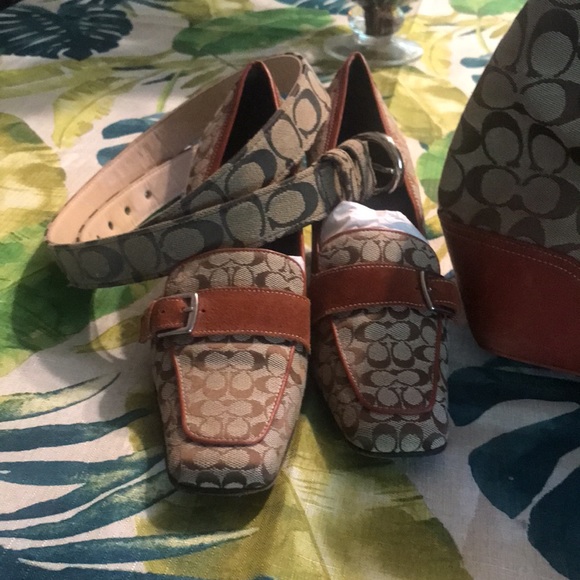 Authentic coach handbag - Picture 3 of 8